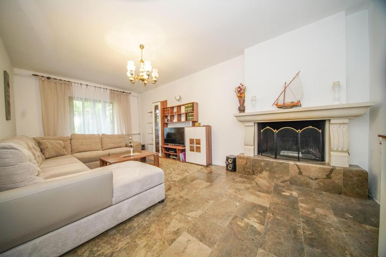 Apartman Mate Сплитска Екстериор снимка