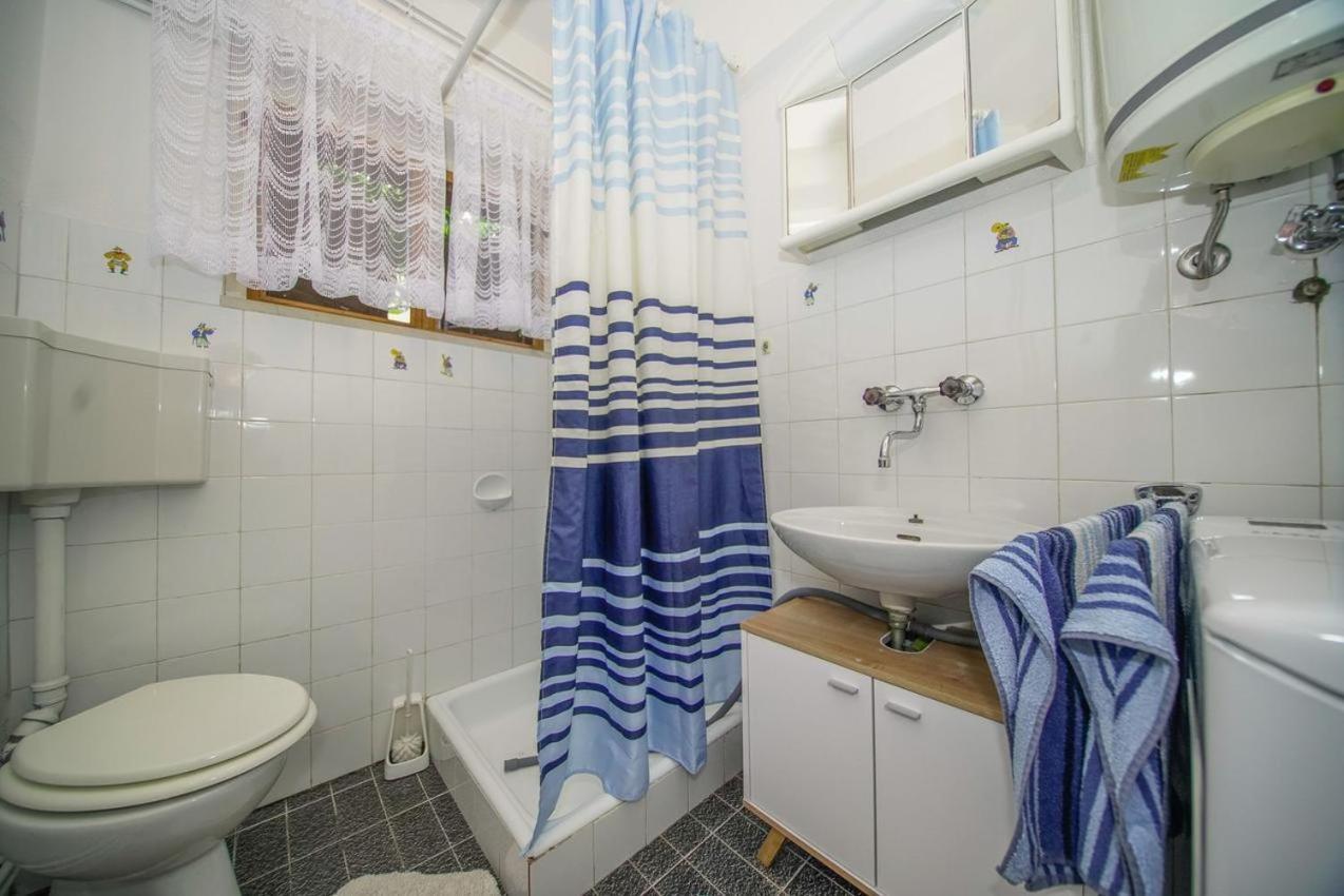 Apartman Mate Сплитска Екстериор снимка