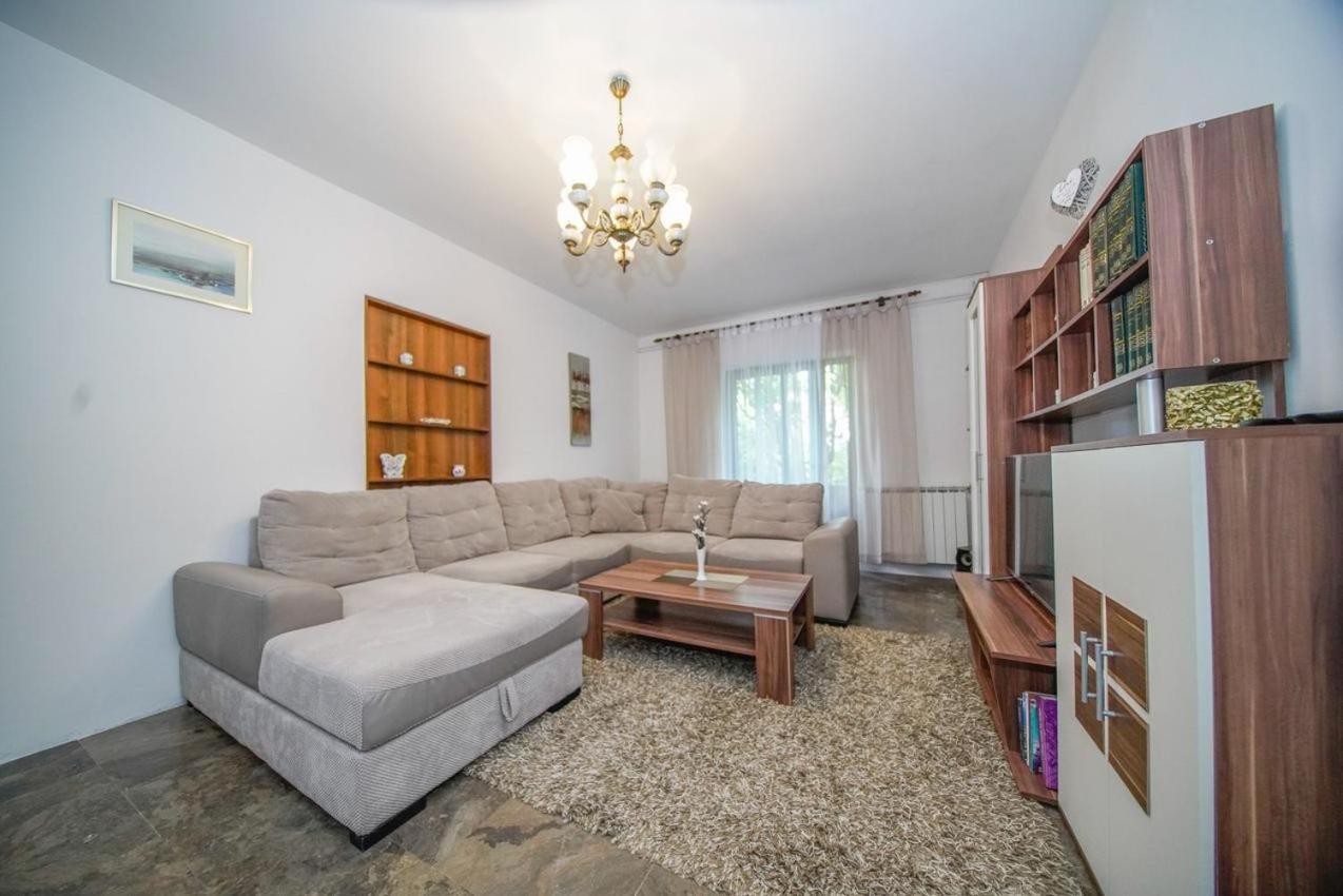 Apartman Mate Сплитска Екстериор снимка
