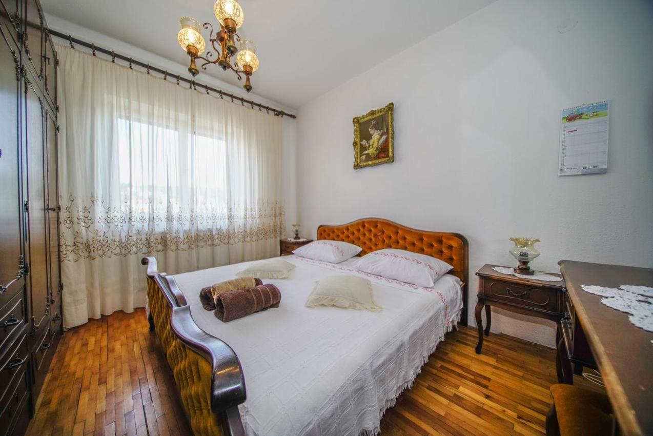Apartman Mate Сплитска Екстериор снимка