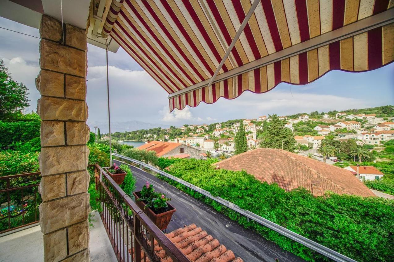 Apartman Mate Сплитска Екстериор снимка